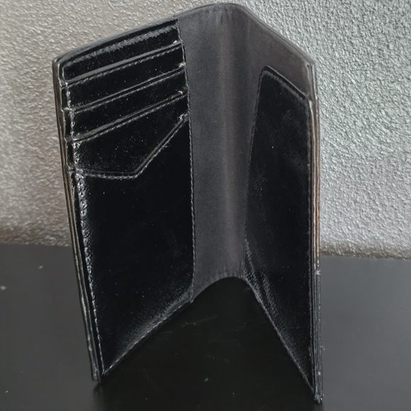 Victoria's Secret Black Passport Holder with Heart and Lip Design - Picture 4 of 9